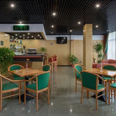 Meditur Hotel Помеція Екстер'єр фото