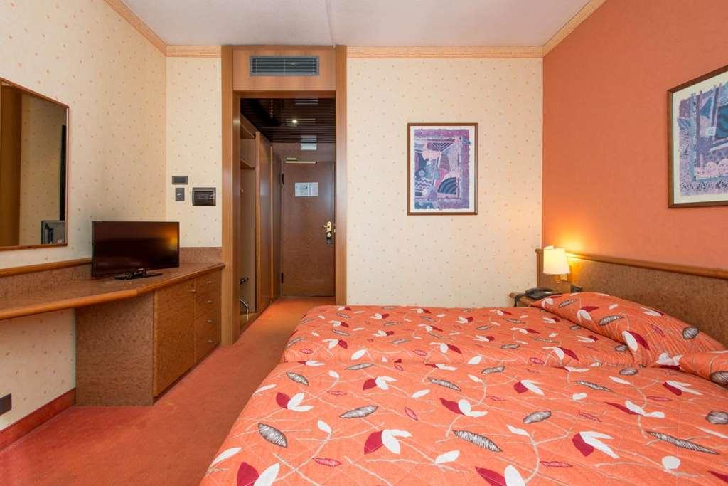 Meditur Hotel Помеція Номер фото