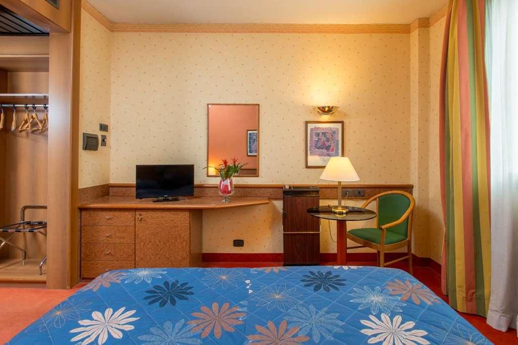Meditur Hotel Помеція Номер фото