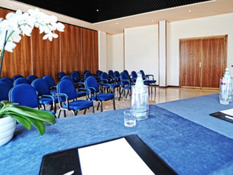 Meditur Hotel Помеція Екстер'єр фото